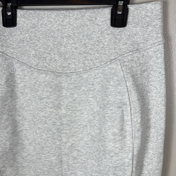 Lululemon Scuba Skirt Medium - Picture 4 of 7